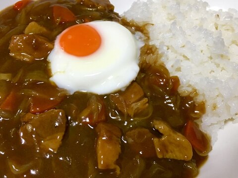 リメイク♪豚のオイスター生姜煮の半塾卵のせカレー♡